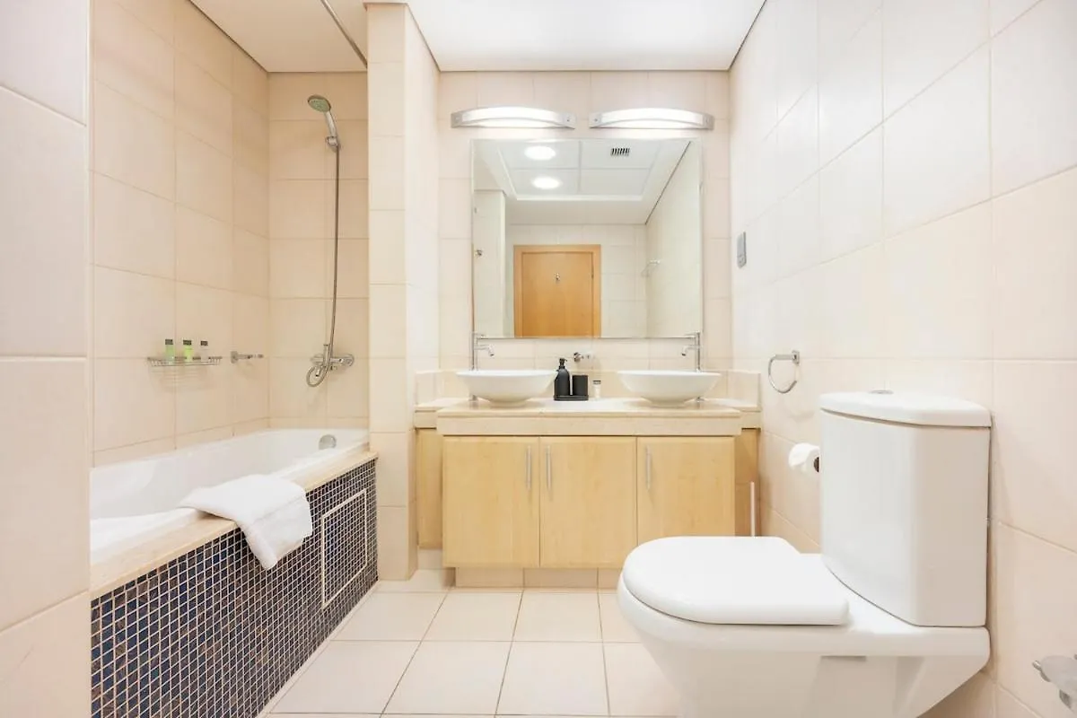 3-Bed Apartment Sleeps 7 In Palm Jumeirah Ντουμπάι 0*,