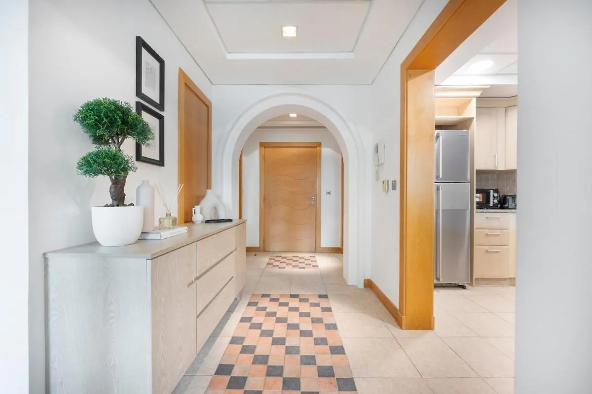 3-Bed Apartment Sleeps 7 In Palm Jumeirah Ντουμπάι 0*,
