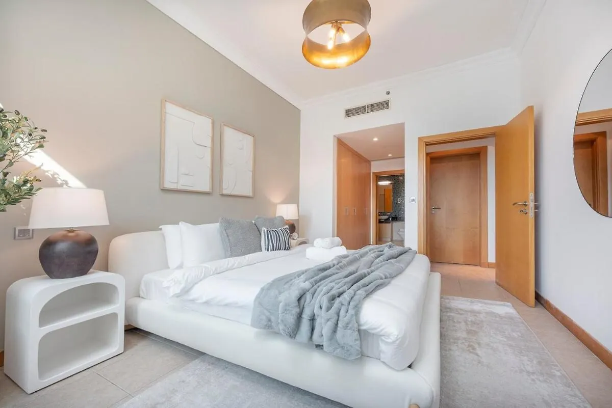 3-Bed Apartment Sleeps 7 In Palm Jumeirah Ντουμπάι