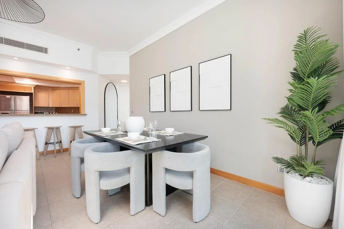 3-Bed Apartment Sleeps 7 In Palm Jumeirah Ντουμπάι