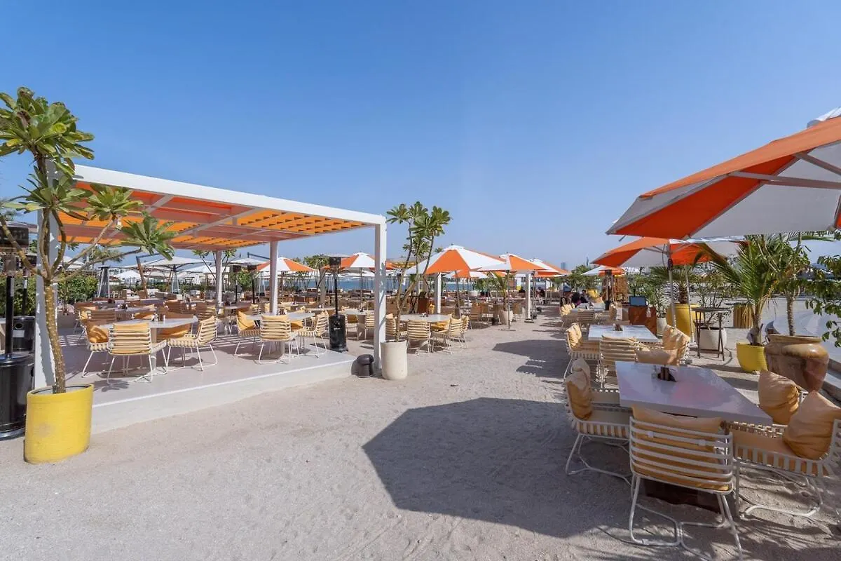 3-Bed Apartment Sleeps 7 In Palm Jumeirah Dubai