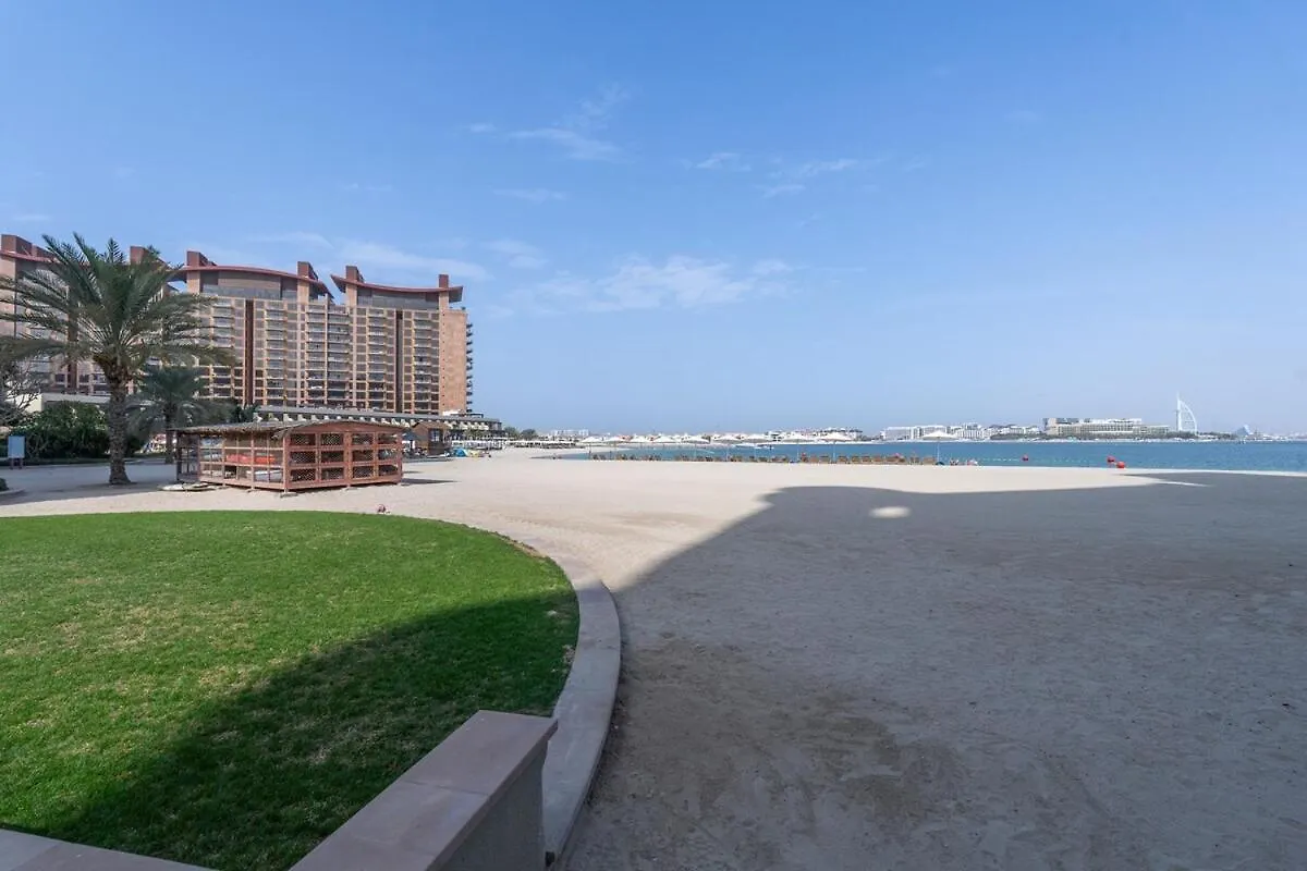 3-Bed Apartment Sleeps 7 In Palm Jumeirah Dubai