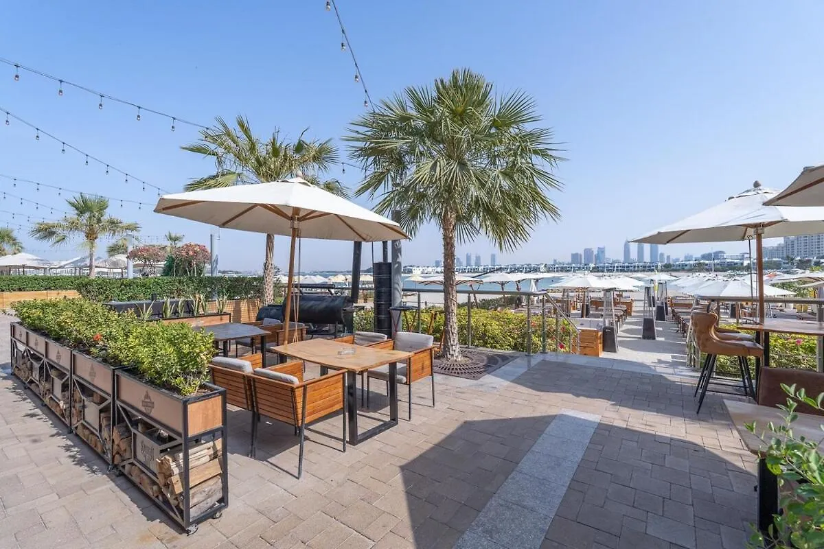 3-Bed Apartment Sleeps 7 In Palm Jumeirah Dubai