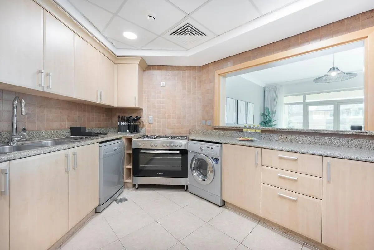3-Bed Apartment Sleeps 7 In Palm Jumeirah Dubai